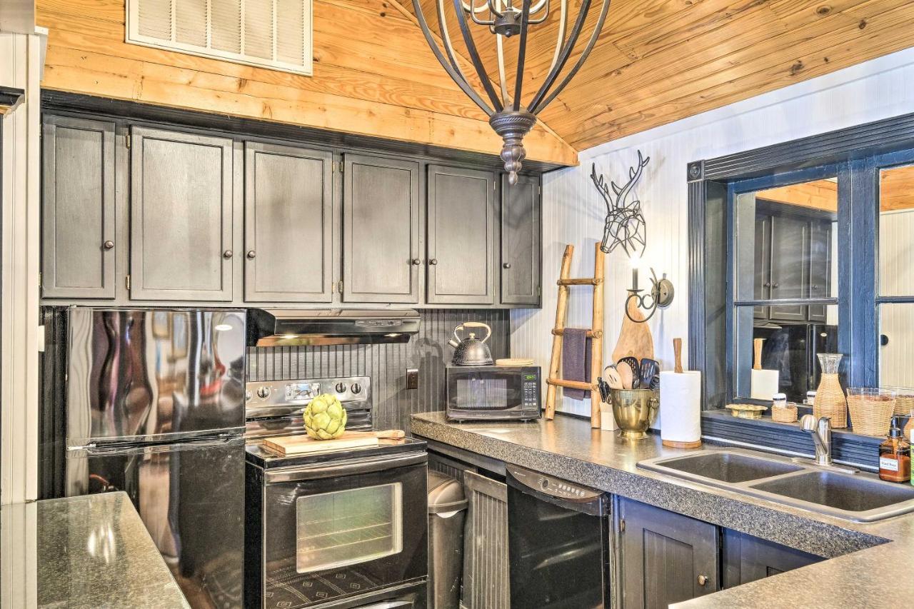 Eclectic Osage Cottage In Historic District Eureka Springs Exterior photo